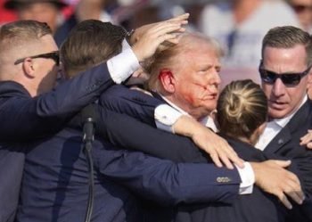 Donald Trump ditembak