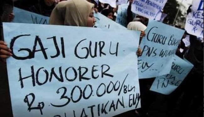 Pada 5 Juli 2024 atau tahun ajaran baru, guru honorer mendapatkan pesan, hari pertama masuk, menjadi hari terakhir mereka berada di sekolah