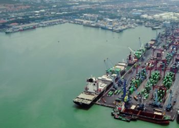 Berdasar data Badan Pusat Statistik, mayoritas produk Israel pada 2024 masuk melalui Tanjung Perak, Surabaya. Produk yang diimpor ini, per Mei 2024 mencapai angka 26,5 juta dolar AS atau sekitar Rp 431,95 miliar.