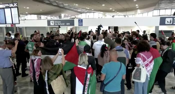 Delegasi Olimpiade 2024 Palestina Disambut Meriah di Paris