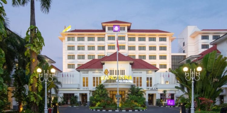 Sebanyak 45 hotel di Kota Bandung melaporkan telah terjadi peretasan akun google bisnis, (12/8/2024). Sebelumnya, Perhimpunan Hotel dan Restoran Indonesia (PHRI) juga telah mengonfirmasi adanya pemalsuan data pada akun Google Bisnis yang menimpa sejumlah hotel di berbagai wilayah Indonesia, (11/8/2024). Dilaporkan di Jawa Timur terdapat 92 hotel terdampak, Jawa Tengah 156 hotel, di Lampung 8 hotel.