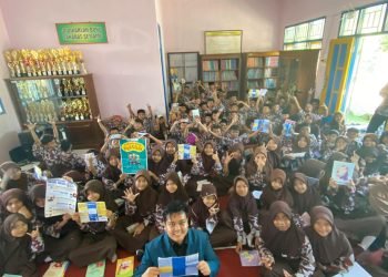 Mahasiswa Undip Gelar Pendidikan Literasi Digital untuk Siswa Sekolah