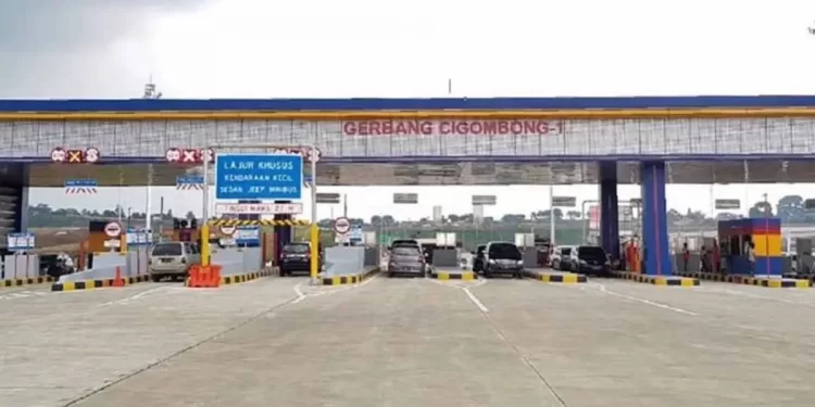 Pengguna jalan golongan I dari Gerbang Tol Caringin Utama dan Caringin menuju Gerbang Tol Cigombong dikenakan tarif Rp 19.000, untuk kendaraan golongan II dan III dengan rute yang sama akan dikenakan Rp 28.000, sedangkan golongan IV dan V dikenakan tarif Rp 37.500 begitu juga sebaliknya