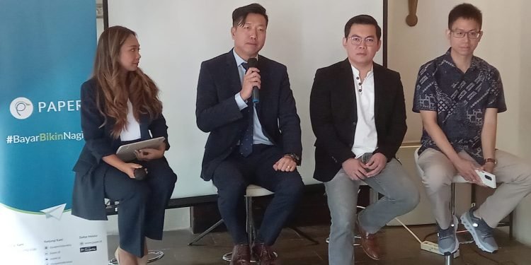 “Kami, dengan kolaborasi bersama partner perbankan, sudah berhasil membantu banyak pelaku bisnis melalui pembayaran kartu kredit di B2B. Sekarang, kami menghadirkan solusi cicilan yang bisa memperpanjang tempo lebih lagi dan menjadi solusi baru di dunia B2B", kata Yosia Sugialam.