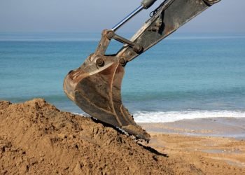 Pernyataan Joko Widodo memperkuat pernyataan Direktur Jenderal Perdagangan Luar Negeri Kemendag Isy Karim sebelumnya yang juga menyatakan bila hasil ekspor sedimentasi pasir laut hanya akan diperbolehkan saat kebutuhan dalam negeri sudah terpenuhi. Menurut Isy (16/9/2024), ekspor berupa hasil sedimentasi pasir laut dapat ditetapkan sepanjang kebutuhan dalam negeri terpenuhi, dan sesuai dengan peraturan dan perundang-undangan.