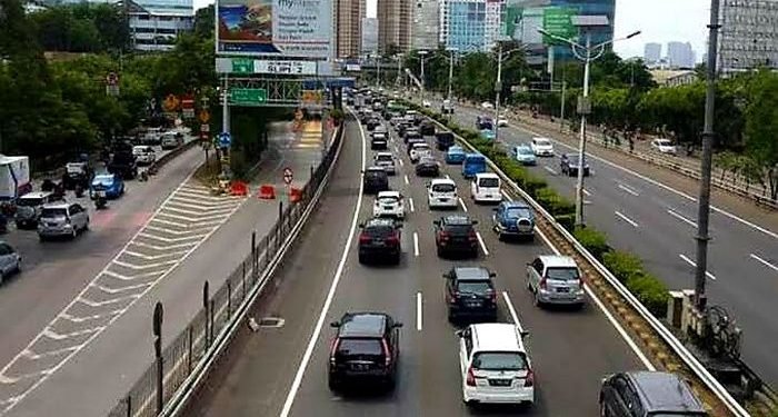 Kenaikan tarif tol ini, sesuai dengan Keputusan Menteri Pekerjaan Umum dan Perumahan Rakyat (PUPR) No. 2130/KPTS/M/2024 tanggal 22 Agustus 2024 tentang Penyesuaian Tarif Tol pada Ruas Jalan Tol Cawang-Tomang-Pluit dan Cawang-Tanjung Priok-Ancol Timur-Jembatan Tiga/Pluit (Jalan Tol Dalam Kota).