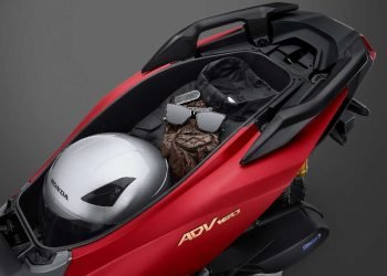 Bahaya Handphone Ditaruh di Bagasi Motor, Ini Penjelasannya