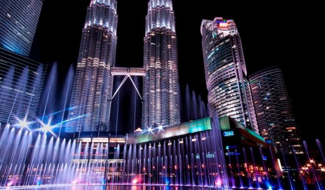 Menurut Yuzaini kembali, langkah Petronas ini diharap dapat memperkuat posisinya di pasar energi Indonesia dan berkontribusi pada pengembangan sektor energi nasional, sejalan dengan visi pemerintah baru untuk mendorong kemandirian energi serta peningkatan kapasitas produksi