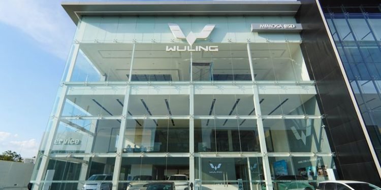 Selain itu, juga sebagai bagian dari upaya memperluas akses konsumen terhadap produk dan layanan purna jual, termasuk penyediaan fasilitas Fast Charging untuk mobil listrik. Kedua diler ini, diharapkan bisa memberikan pengalaman yang lebih baik bagi konsumen untuk dapat merasakan kemudahan dari fasilitas lengkap yang disediakan, mulai dari produk ICE hingga EV.