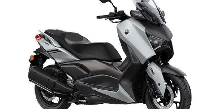 Harga Xmax Connected sebesar Rp 66.855.000 (OTR Jakarta), naik sekitar Rp 405.000 dari sebelumnya Rp 66.450.000. Untuk varian Xmax Tech MAX, harga naik Rp 365.000, dari Rp 71.750.000 menjadi Rp 72.115.000 (OTR Jakarta).