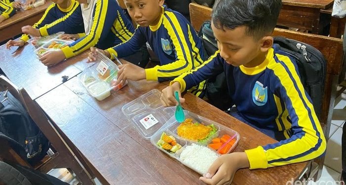 Makan Siang Gratis di Semarang Biayanya Rp 14.500/Porsi