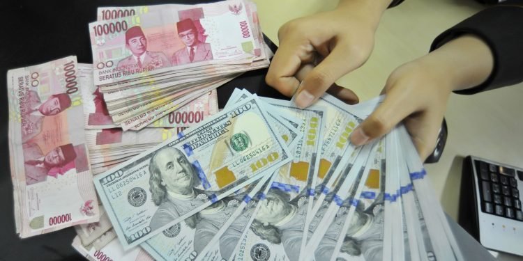 Rupiah Menguat ke Rp15.658