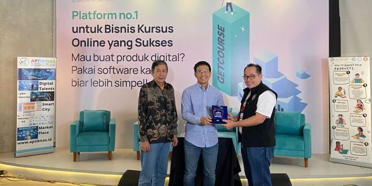 Kemitraan Strategis Jobstreet by SEEK & APTIKNAS