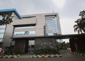 pln-rombak-direksi-darmawan-tetap-dirut
