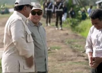 Tinjau Cetak Sawah Sejuta Hektare, Prabowo Didampingi Haji Isam