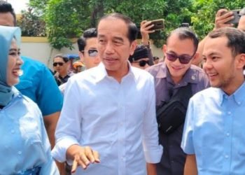 Jokowi Kunjungi Pasar Notoharjo Bareng Calon Walikota Solo