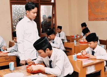 ‘Makan Bergizi Gratis’ Akan Diterapkan di Pesantren