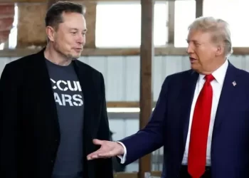Hal ini disampaikan Elon Musk sebagai tim baru yang dibentuk oleh Presiden terpilih Donald Trump. Musk bahkan secara aktif menggunakan platform media sosialnya untuk membahas krisis utang ini, termasuk menyerukan warga AS untuk menekan perwakilan mereka di Kongres agar tidak meloloskan undang-undang pengeluaran baru yang dianggap tidak perlu.