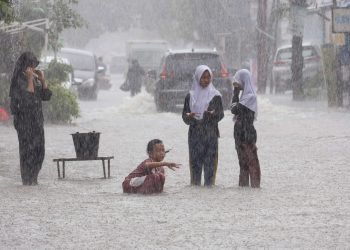 Sebagian Besar Wilayah Indonesia Diprediksi Dilanda Hujan