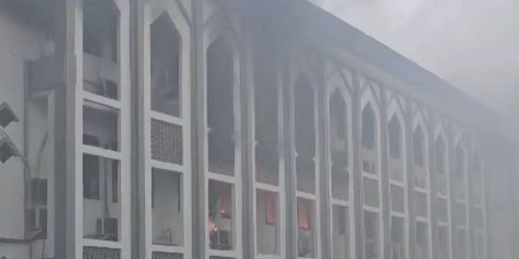 Gedung UIN Jakarta Terbakar Akibat Arus Pendek Listrik