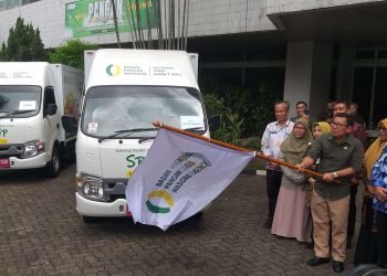 Bapanas Serahkan Mobil SPHP ke Lima Provinsi