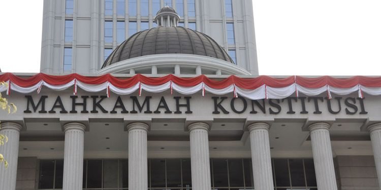 Menurut Mabruri kembali, enam dalil PKS dalam judicial review PT pada 2022 juga telah diakui dan disetujui MK. Namun, pada amar putusan MK kembali mengurung dirinya dengan alasan open legal policy. “Setelah kurang lebih 35 permohonan, dan PKS sebagai Pemohon 31. Semuanya ditolak MK dengan alasan open legal policy, kini MK membantah dalilnya sendiri dengan menghapus PT. Karena bertentangan dengan konstitusi”, pungkasnya