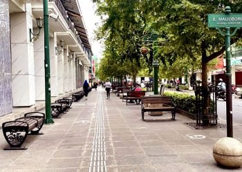 Kawasan Malioboro juga dicatat menyediakan tempat khusus merokok seperti di Taman Parkir Abu Bakar Ali, utara Plaza Malioboro, dan Lantai 3 Pasar Beringharjo. Warga maupun pengunjung di Malioboro yang ingin merokok dapat memanfaatkan lokasi tersebut