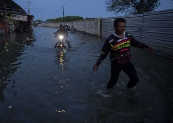 Waspada Banjir Rob di Pesisir Jatim 11-15 Januari