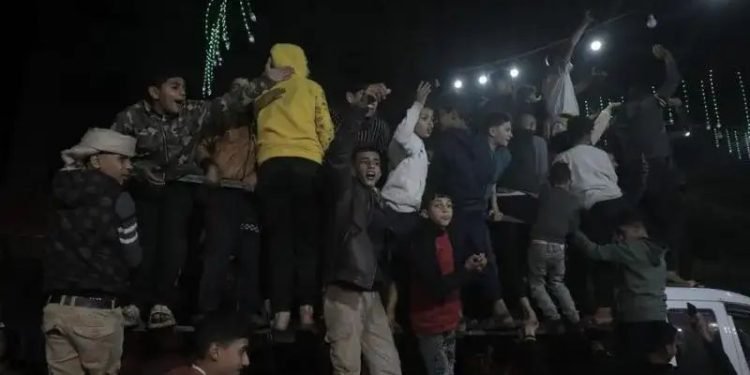 Ribuan Warga Gaza Rayakan Pengumuman Gencatan Senjata