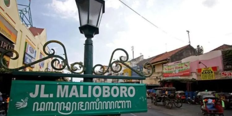 Mulai 2025, Merokok di Malioboro Kena Denda Rp7,5 Juta