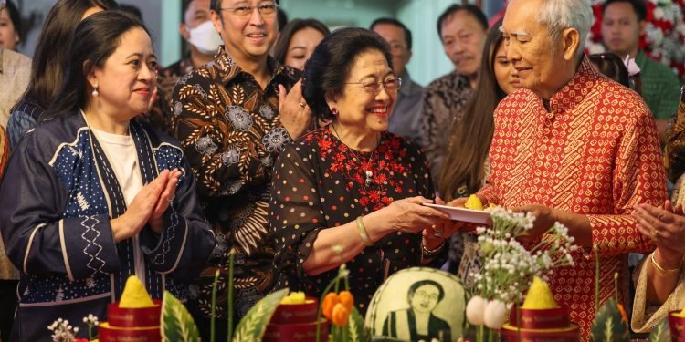 Prabowo Kirimkan Karangan Bunga Ulang Tahun pada Megawati
