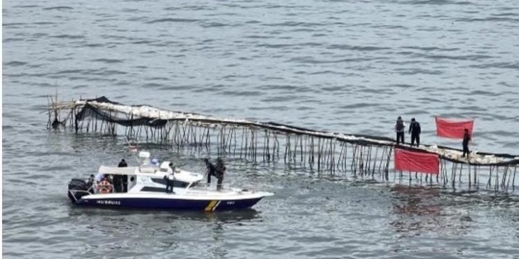 Berdalih Cegah Abrasi, Kelompok Nelayan Akui Bangun Pagar Laut Misterius