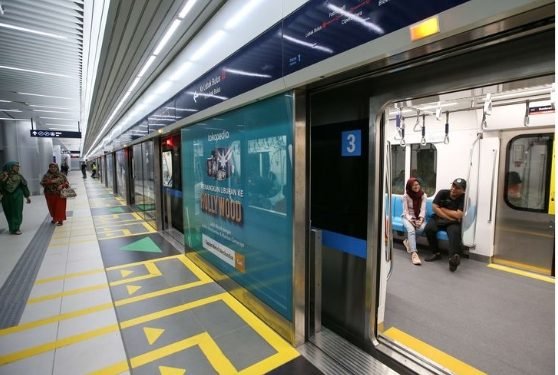 Gopay bahkan memberi promosi naik MRT gratis dengan mekanisme cashback 100 persen hingga 14.000 GoPay Coins berdasarkan syarat dan ketentuan yang berlaku, hingga 28 Februari 2025