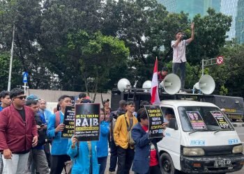 KPK Didesak Selesaikan Kasus Korupsi E-KTP