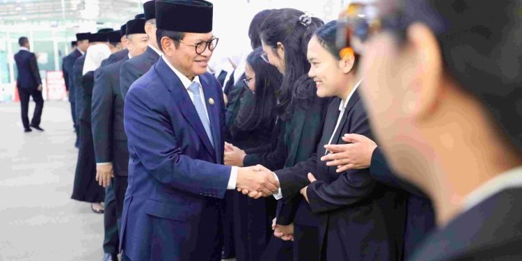 Gubernur Jakarta Lantik Pejabat Fungsional Guru Ahli Pertama
