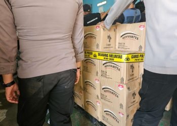 Polda Banten Gerebek Pabrik Pengemasan Minyak Ilegal di Tangerang