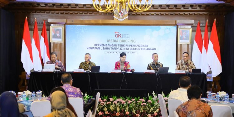 Selama periode Januari—Februari 2025 pula, OJK mencatat telah melakukan pemblokiran yang dilakukan oleh Satgas, yaitu meliputi 3.517 aplikasi/website/konten ilegal, 117 rekening bank, dan 1.330 nomor telepon/WA