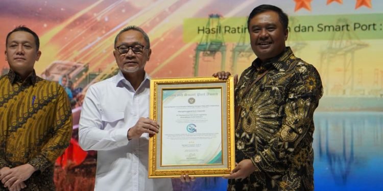 PTK Shorebase Kabil Batam Raih Penghargaan Green Port dari Kemenko Pangan