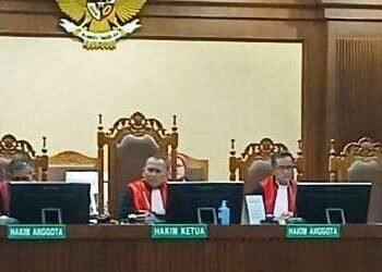 Hakim PN Surabaya Kembalikan Suap Rp1,9 Miliar
