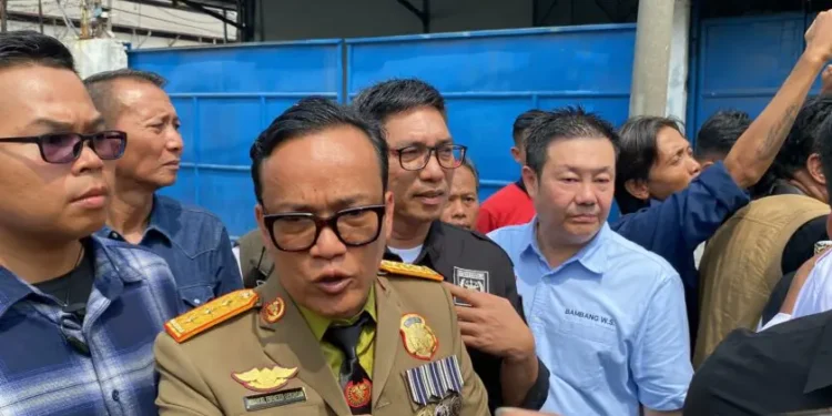 Wamenaker Ungkap Praktik Penahanan Ijazah di Sejumlah BUMN