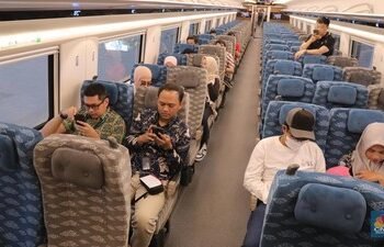 Menurut Anne kembali, promo ini tak hanya menawarkan potongan harga, tapi juga berbagai kemudahan lainnya mulai dari pengaturan tempat duduk bersama, proses reservasi yang praktis, hingga sistem pembayaran yang fleksibel untuk berbagai kebutuhan, baik keluarga besar, sekolah, komunitas, maupun instansi