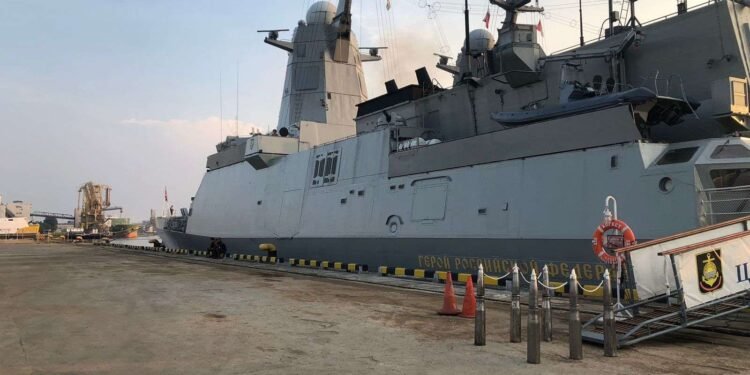Kapal Perang Rusia Sandar di Jakarta, Perkuat Hubungan Militer dengan Indonesia