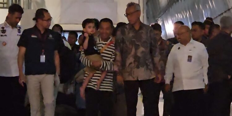 Pemerintah Evakuasi 6 WNI dari Iran, Sisanya Segera Pulang