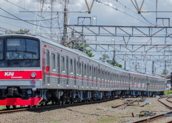 Untuk pemesanan tiket kereta jarak jauh 30 menit sebelum keberangkatan dapat dilakukan melalui aplikasi Access by KAI yang sudah diperbarui minimal versi 6.12.1 untuk pengguna Android. Khusus untuk pengguna iPhone perlu memperbarui Access by KAI minimal versi 6.13.0 untuk menikmati layanan tersebut. Adapun pembelian tiket dengan tarif khusus yang tersedia mulai dua jam sebelum keberangkatan selama tempat duduk masih tersedia, juga dilayani oleh Access by KAI