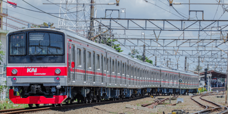 Untuk pemesanan tiket kereta jarak jauh 30 menit sebelum keberangkatan dapat dilakukan melalui aplikasi Access by KAI yang sudah diperbarui minimal versi 6.12.1 untuk pengguna Android. Khusus untuk pengguna iPhone perlu memperbarui Access by KAI minimal versi 6.13.0 untuk menikmati layanan tersebut. Adapun pembelian tiket dengan tarif khusus yang tersedia mulai dua jam sebelum keberangkatan selama tempat duduk masih tersedia, juga dilayani oleh Access by KAI