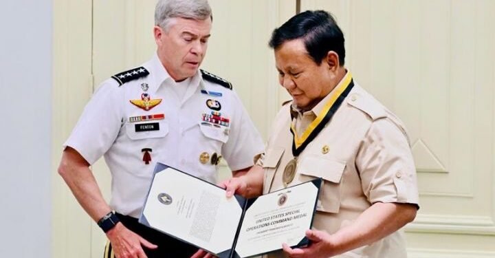 Jenderal AS Anugerahkan Medali untuk Presiden Prabowo, Pererat Kerja Sama Pertahanan