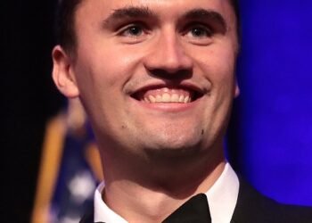 /charlie-kirk-influencer-muda-pendukung-trump-meninggal