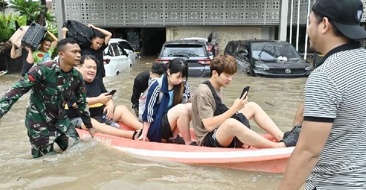 Update Korban Banjir Bali-NTT: 13 Tewas, 10 Hilang