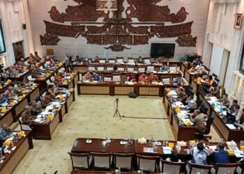 Rapat Perdana, Menkeu Purbaya Yudhi Sadewa Bahas RAPBN 2026 dengan Komisi XI DPR