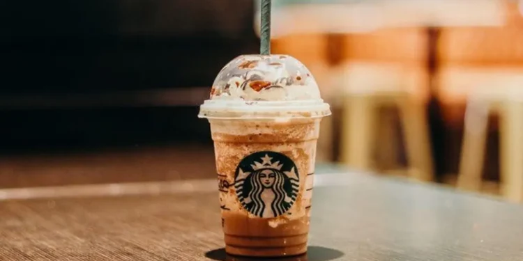 Demi Efisiensi, Starbucks Lakukan PHK Massal dan Penutupan Gerai
